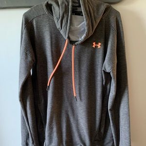 Under Armour Sweatshirt